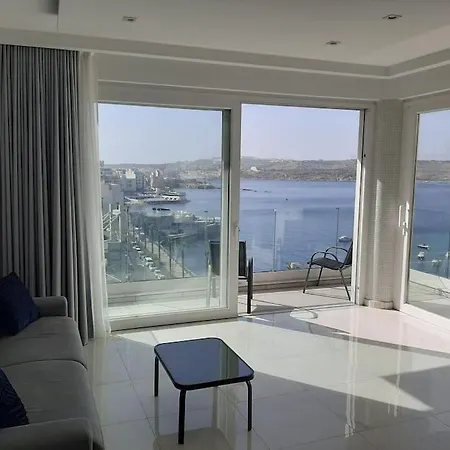 New Seafront - Spectacular Views *