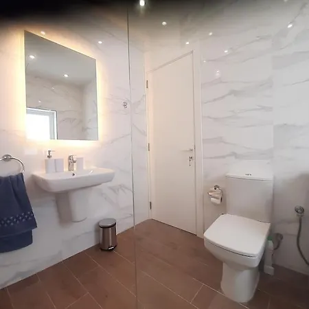 New Seafront - Spectacular Views דירה