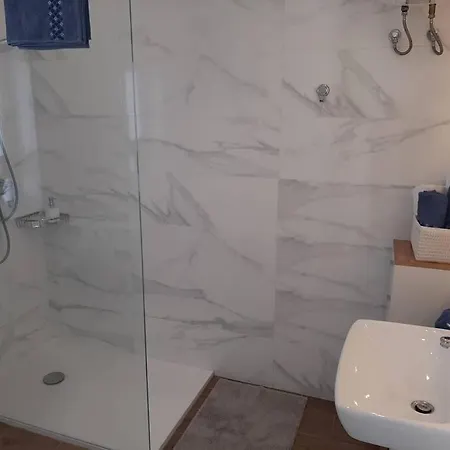 New Seafront - Spectacular Views 아파트 *