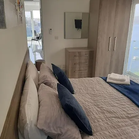 Apartment New Seafront - Spectacular Views St. Paul's Bay