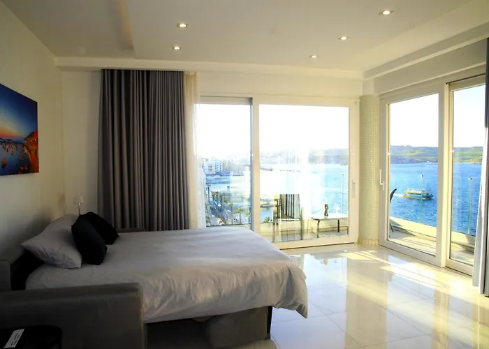 New Seafront - Spectacular Views St Paul's Bay